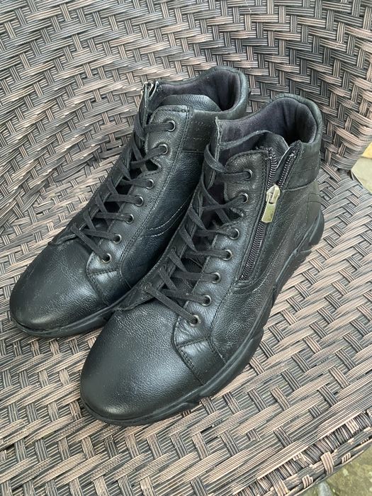 Продавам мъжки боти естествена кожа