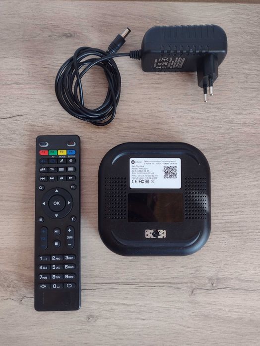 MAG 324 tv box приемник