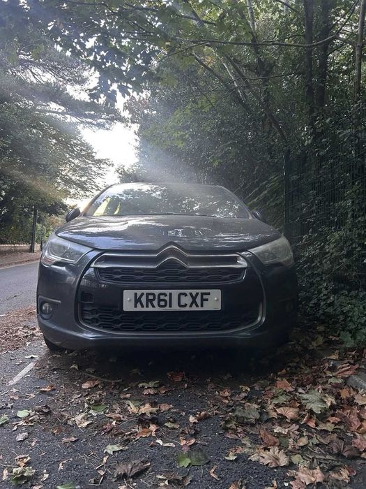 На части Citroen DS4 1.6 HDi 2014 година