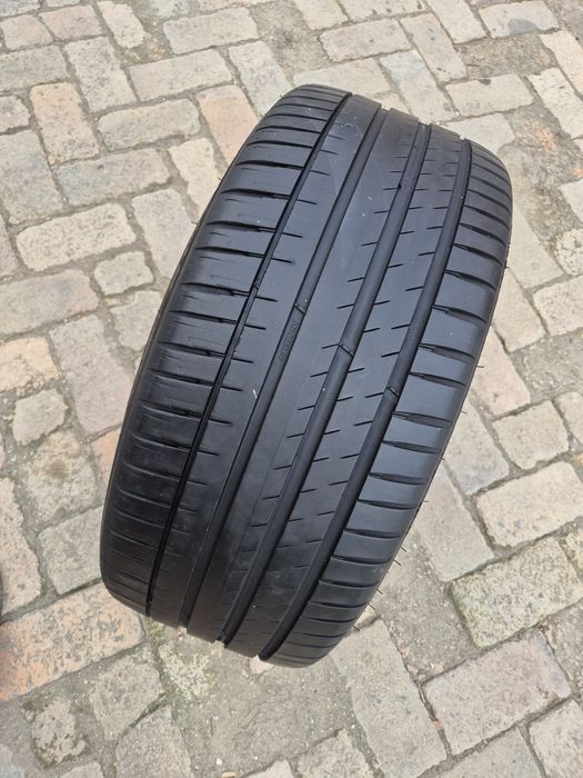 O bucată 255/40 R20 vară - una Michelin Hankook