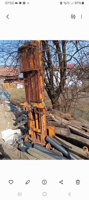 Vând diferite utilaje agricole sau schimb cu animale