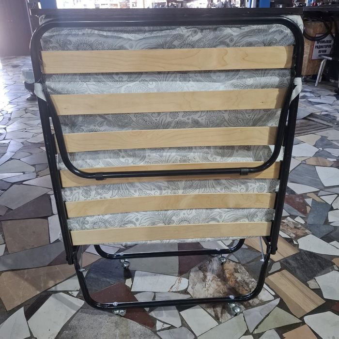 Продам раскладушку с матрацом