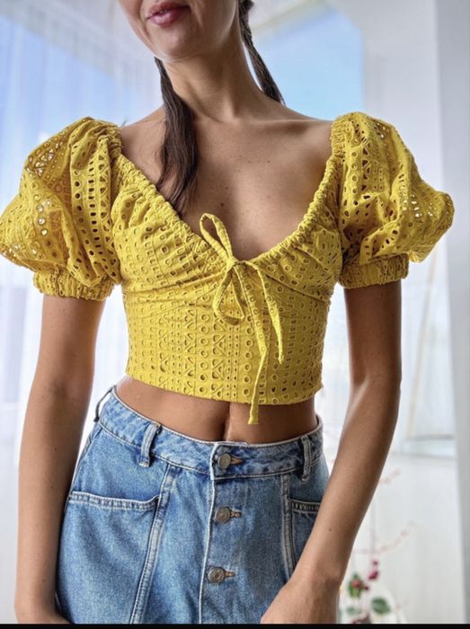 Top scurt zara marimea S