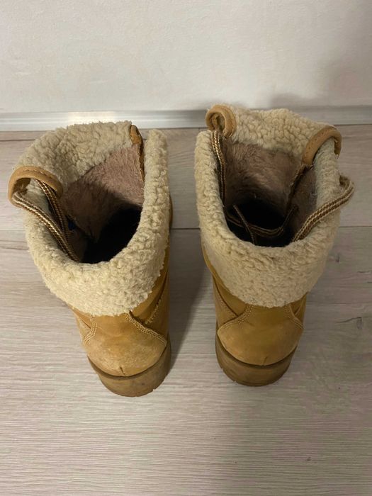 Ghete din piele intoarsa