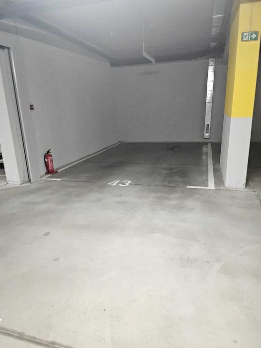 Паркоместа под наем