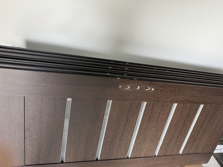 Usi lemn. Impecabile