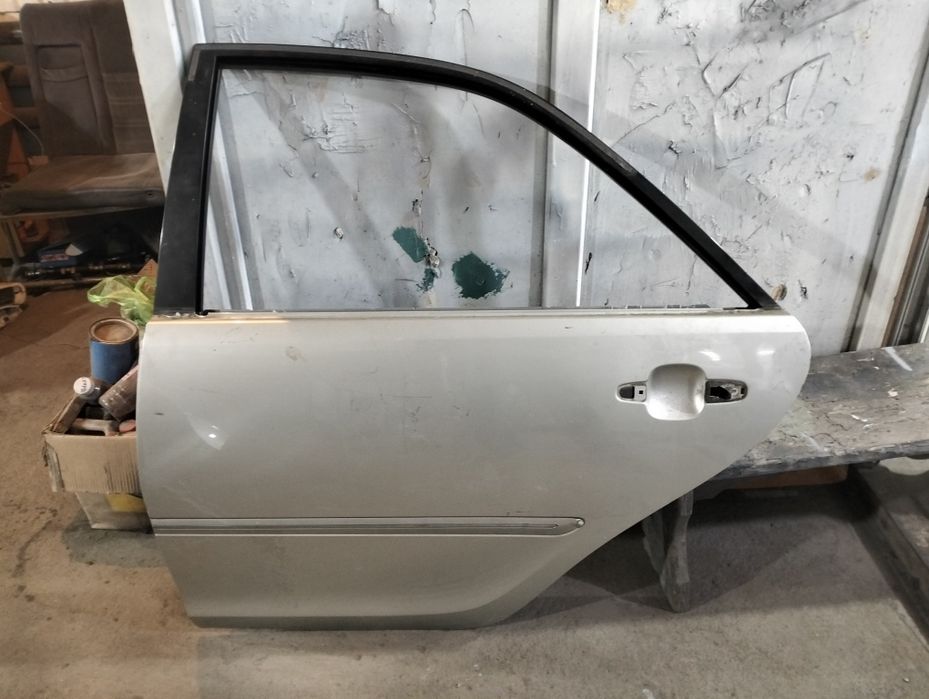 Продам дверь Камри 30
