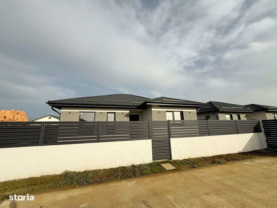 Casa moderna / 3 Camere / 2 Bai / Curte amenajata