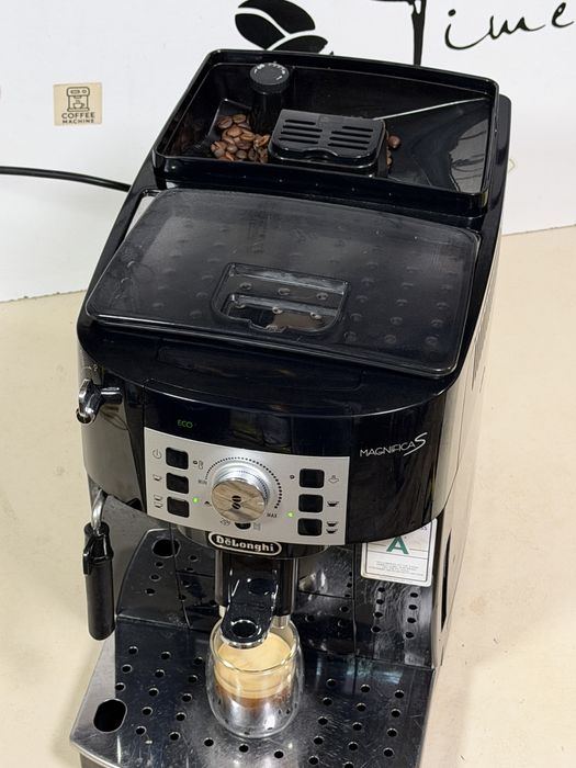 Кафемашина кафе автомат delonghi magnifica S с гаранция