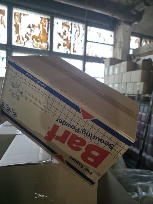 Картонный коробка