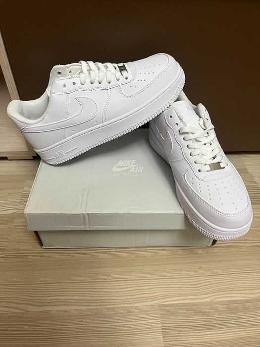 Air Force 1 Low - *Triple White* - Noi