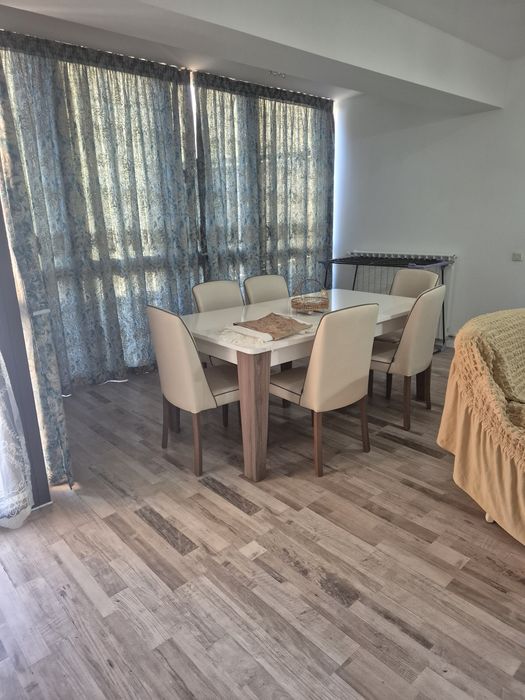 Închiriez apartament 3 camere in Bloc Poseidon si loc de parcare
