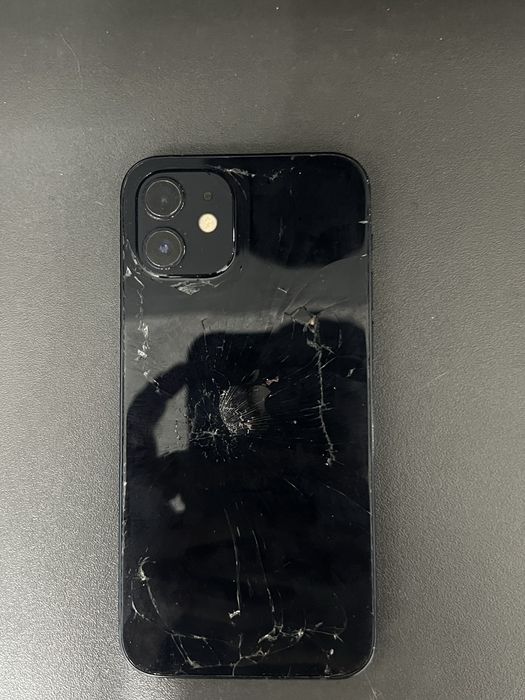 Продам айфон 12 128гб