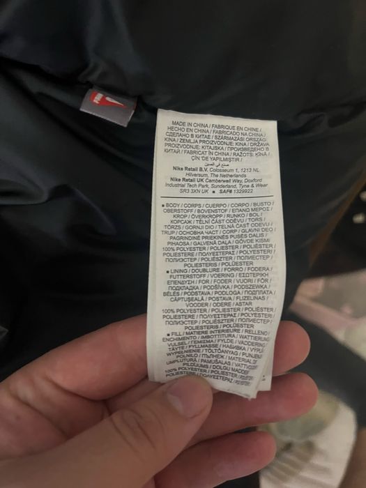 Продам пуховик Nike