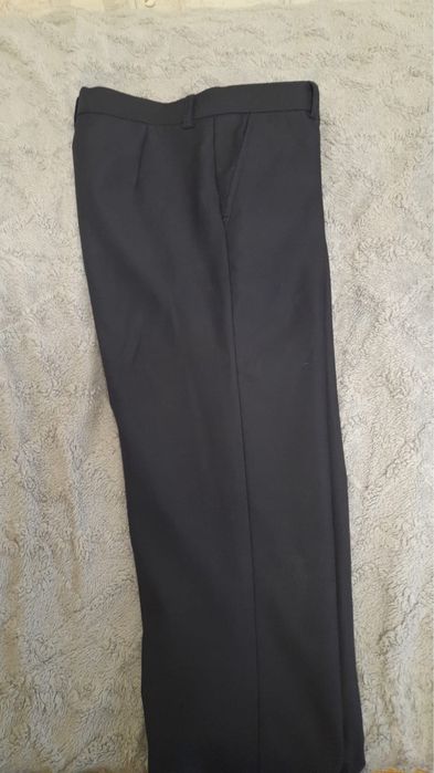 Продается костюм школьный