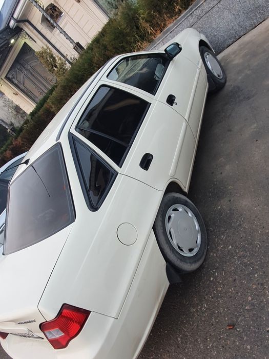 Nexia2  1.6 sotiladi luks kondinsoner ideal holatda