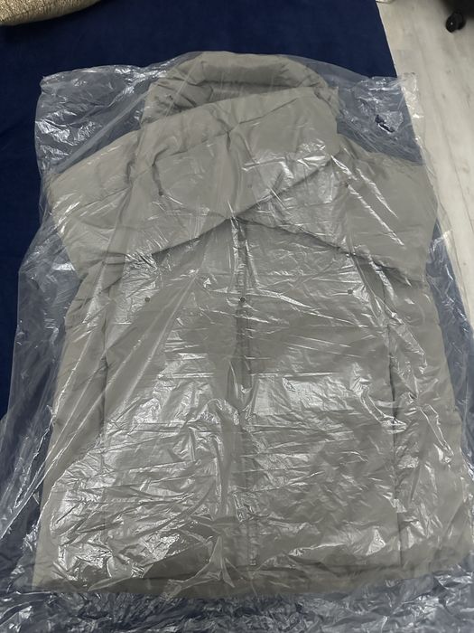 Юникло куртка с капюшоном пух