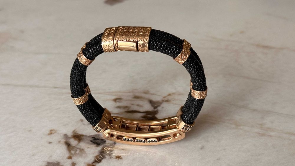 De vinzare bratara din aur 14K model exclusiv cu centura din scat