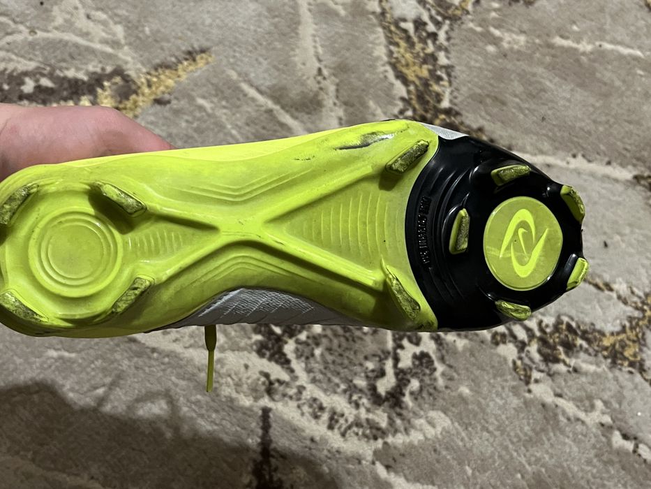 Ghete fotbal Nike phantom 2 pro