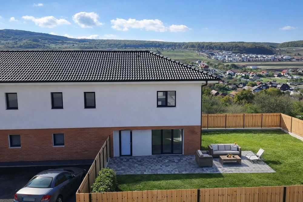 Vând Casa tip Duplex