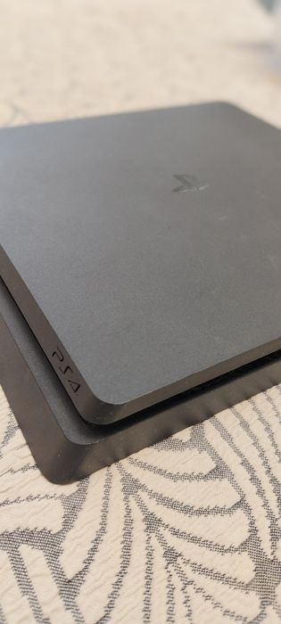 Playstation 4 slim