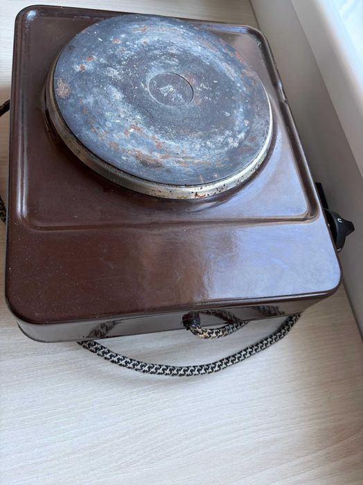 Продавам единичен готварски котлон