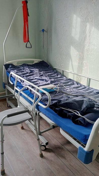 Медицинская кровать