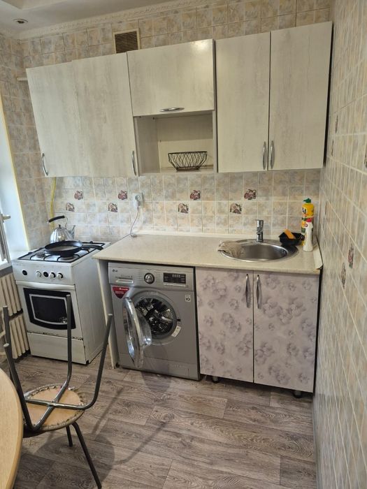 Сдаю 2 комн квартиру