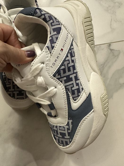 Оригинални детски маратонки Tommy Hilfiger  номерът е 34
