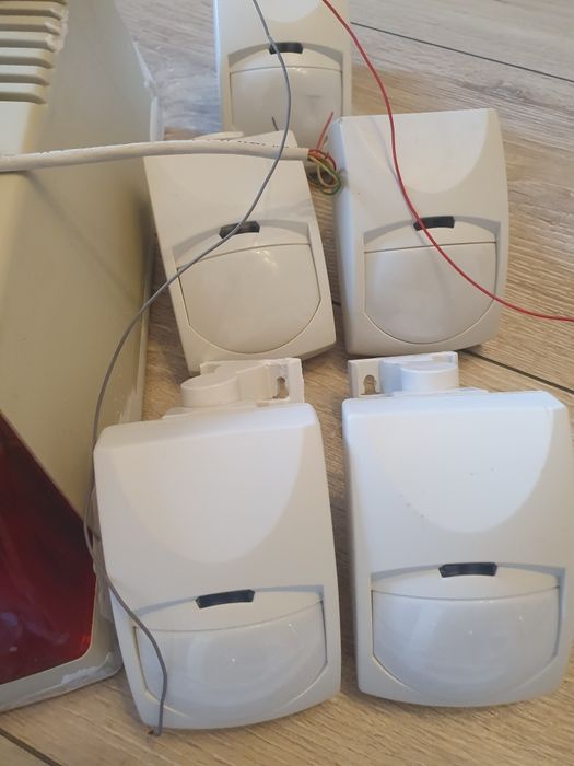 Centrala alarma DSC 8 zone 8 partitii PC 1864