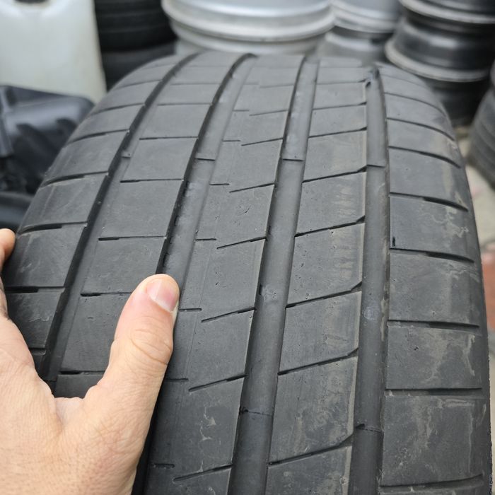 Anvelope vara 245 35 21