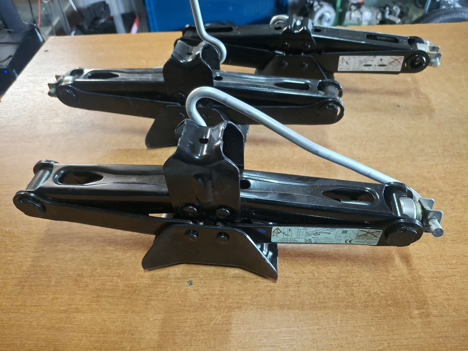 Cric Citroen Peugeot Fiat Opel  2013>