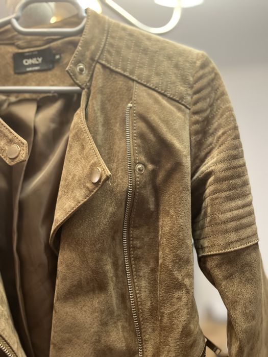 Vand geaca dama piele intoarsa