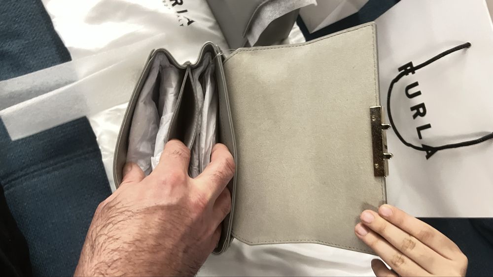 FURLA VENERE TOP HANDLE Crossbody bags.100% оригинал, със сериен номер