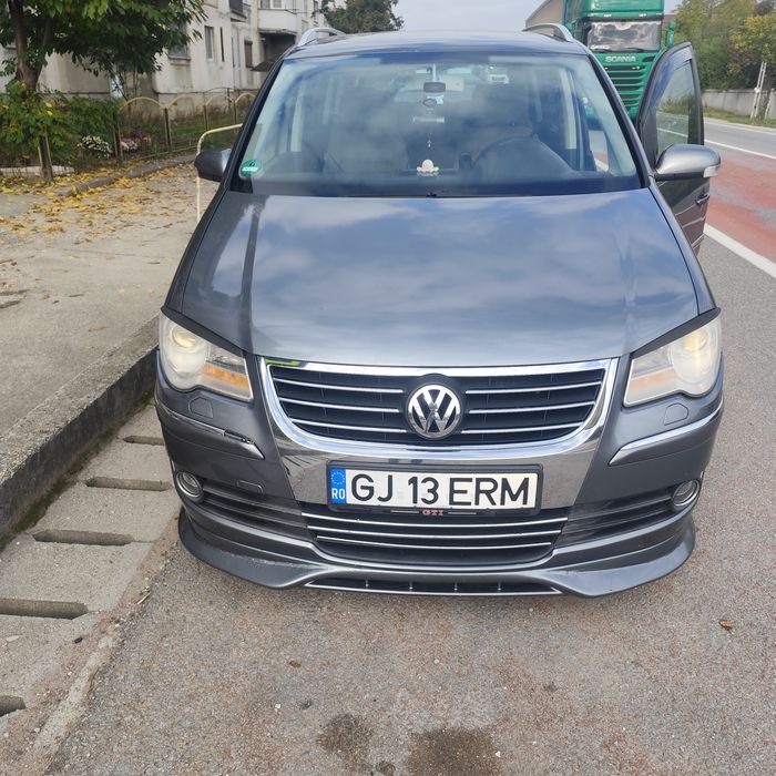 Vând Touran in stare foarte buna
