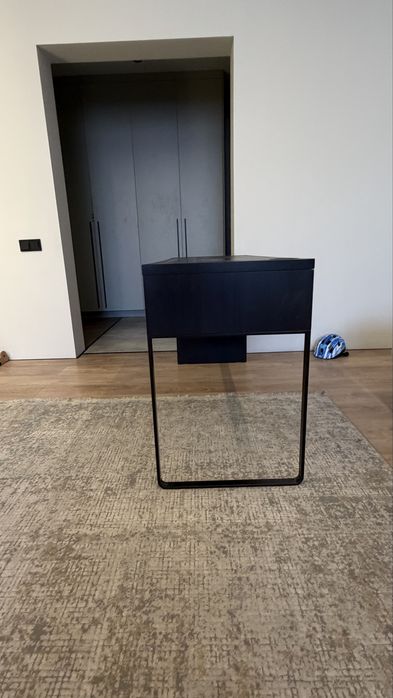 Продам стол МИККЕ ИКЕА