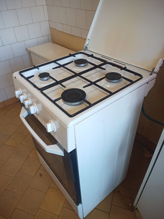 Aragaz Arctic cu cuptor