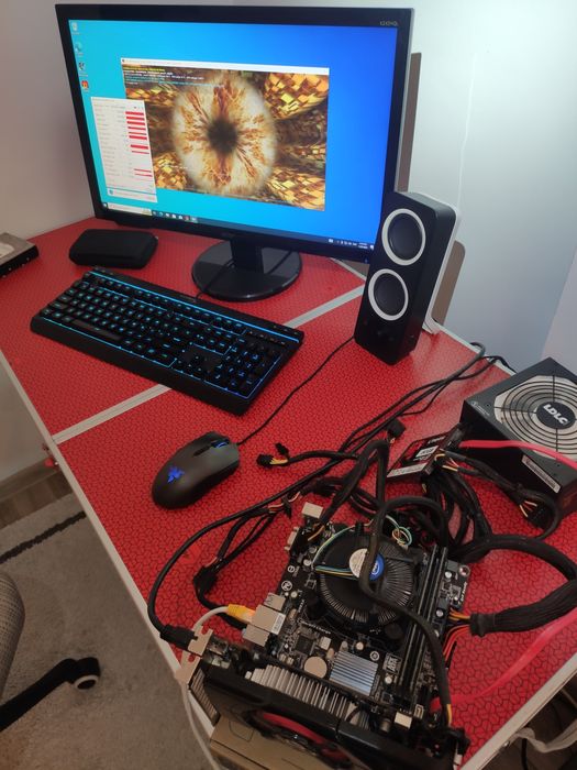 Kit placa baza gen4 Gigabyte (f mica, aproape cat itx)+i5 4440+8GB RAM