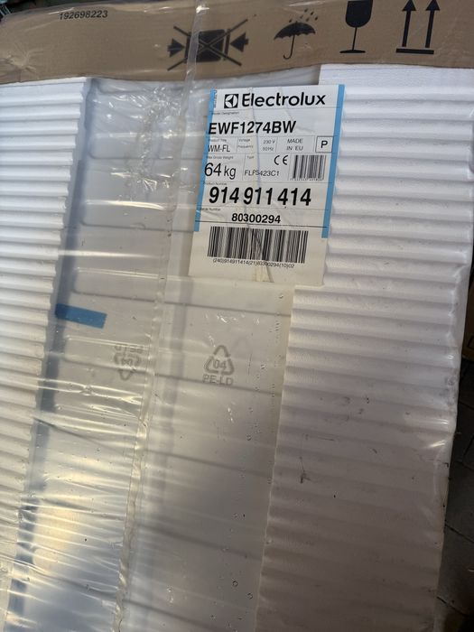 Mașină de spălat electrolux ewf 1274bw  noua