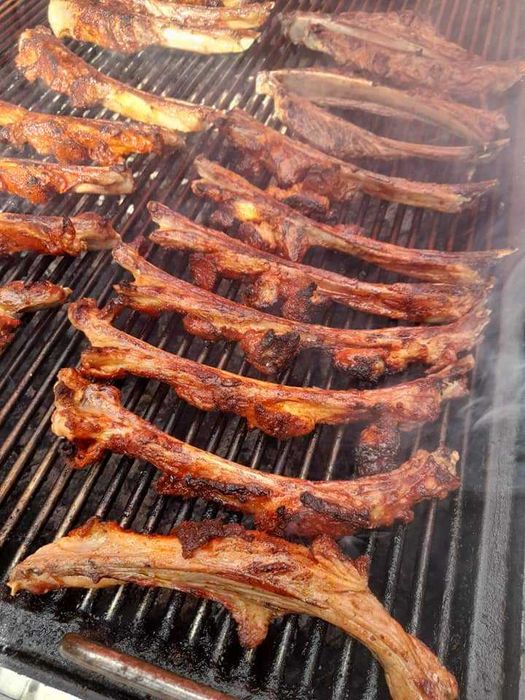 Berbecut la protap, aperitive sarmale,friptura,montaj