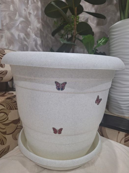 Продам цветочный горшок
