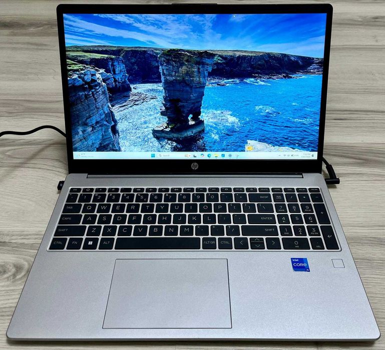 Laptop HP 250 G10 cu procesor Intel i5 1334U - 4.6 GHz, 15.6" Full HD, 16GB RAM, 512GB SSD