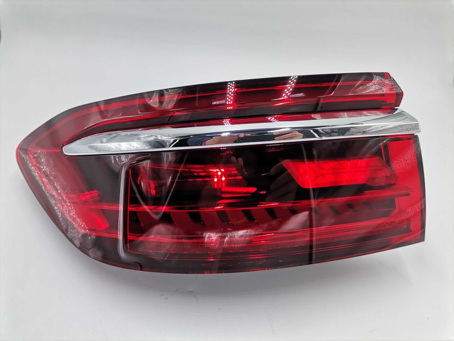 Нов 4N0945207R Audi S8 A8 4N D5 OLED Десен Стоп