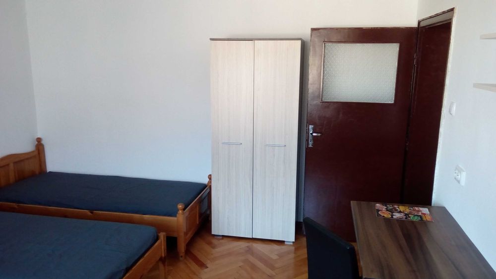 Дава се под наем Едностаен апартамент в Враца, Център - 36 кв.м за 239.7 € - Снимка #4