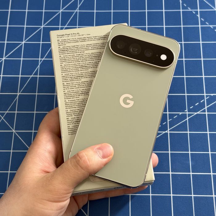 Google Pixel 11 Pro XL 256GB (Olive)