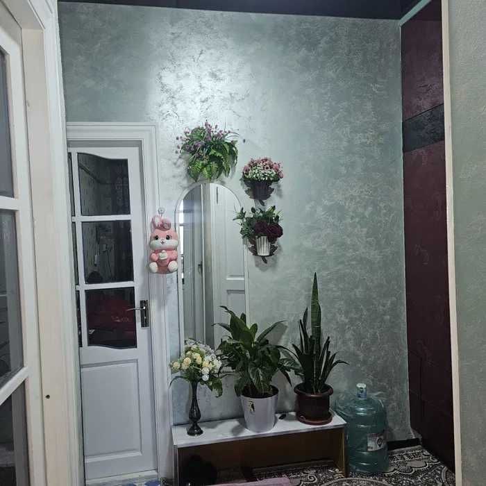 Шарк-1 томондан 2-хонали квартира сотилади