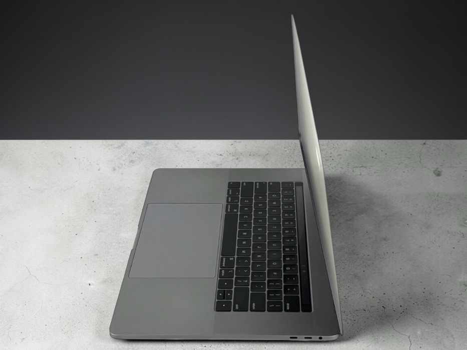 Macbook Pro 15 2018 i7 2,2Ghz 32RAM 1TB Space Gray Перфектен! Гаранция!