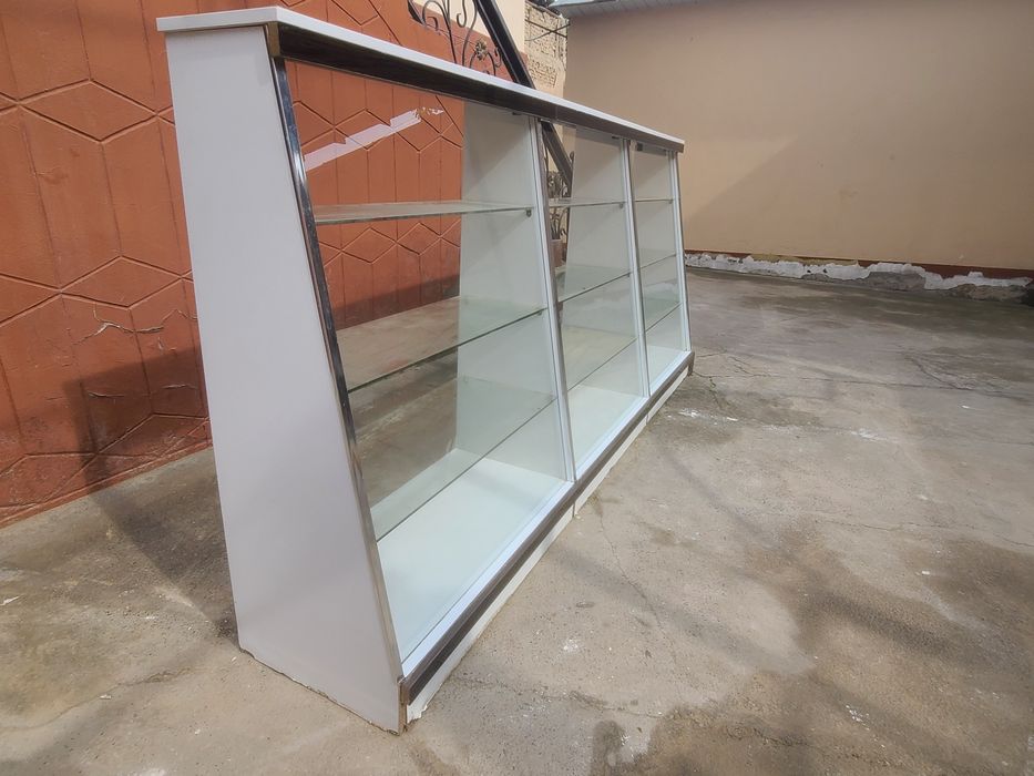 Vitrina mebel savdo uchun