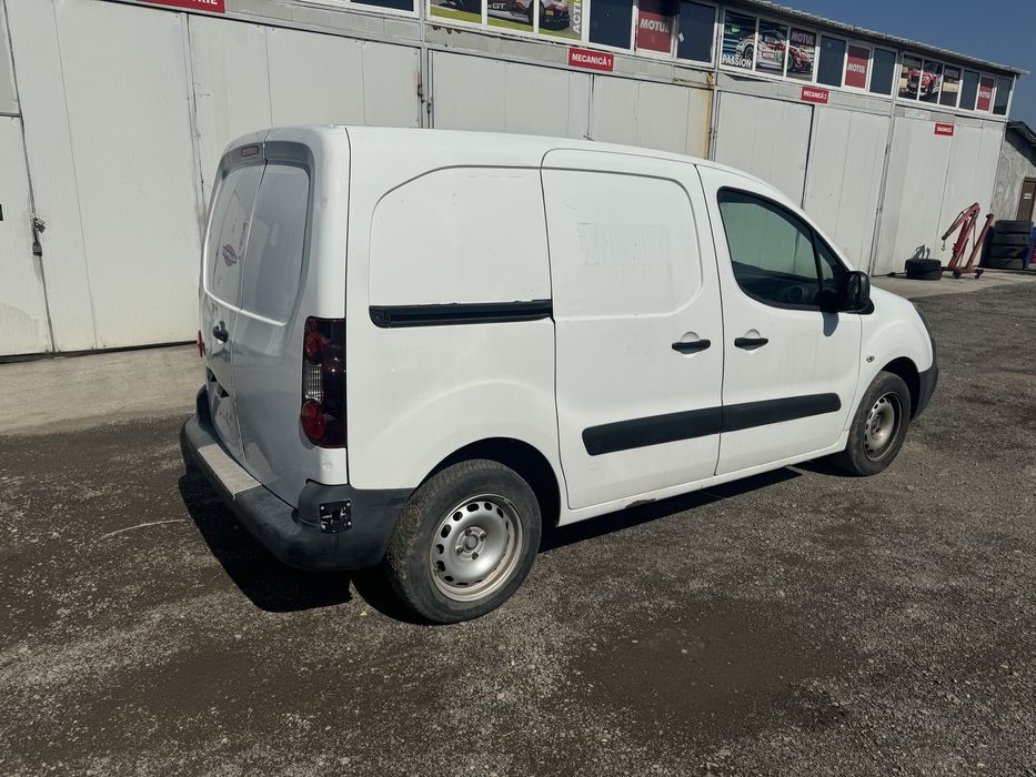 Citroen berlingo, display cu carplay, camera marsarier
