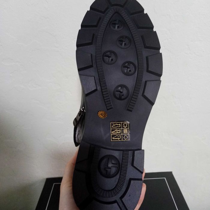 Новые женские сапоги